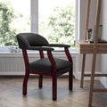 Fauteuil de réception de bureau traditionnel capitonné de type fauteuil de capitaine, avec clous décoratifs sur les accoudoirs