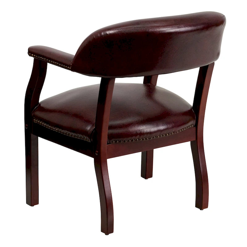 Fauteuil de réception de bureau traditionnel capitonné de type fauteuil de capitaine, avec clous décoratifs sur les accoudoirs