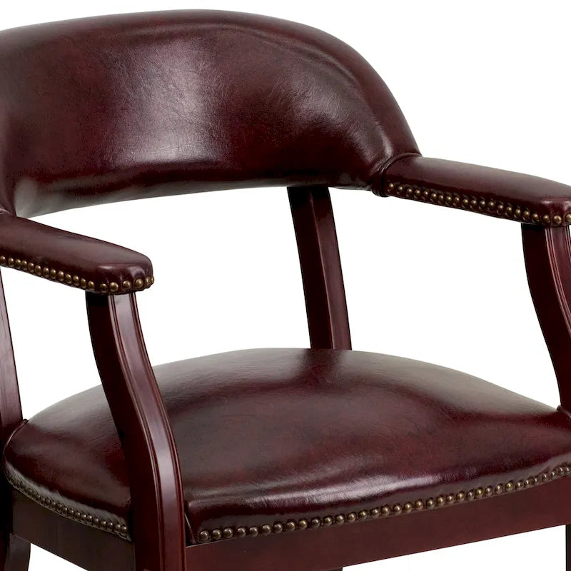 Fauteuil de réception de bureau traditionnel capitonné de type fauteuil de capitaine, avec clous décoratifs sur les accoudoirs