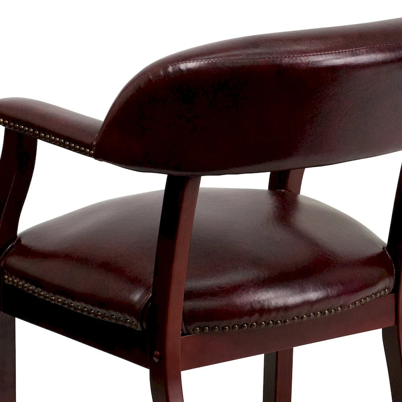 Fauteuil de réception de bureau traditionnel capitonné de type fauteuil de capitaine, avec clous décoratifs sur les accoudoirs